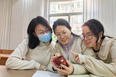 课题研讨活动：“多元幼教”家园共育APP的操作培训活动